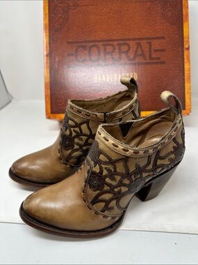 Corral Boots Size 9